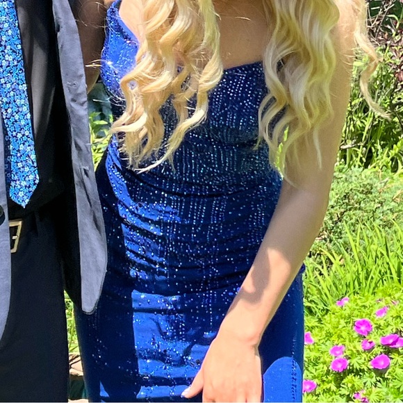 Prom dress - Picture 3 of 7